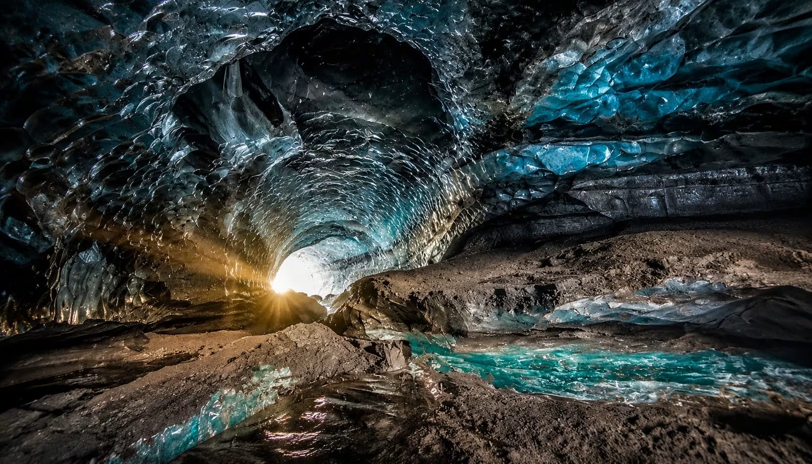 Namakdan Salt Cave