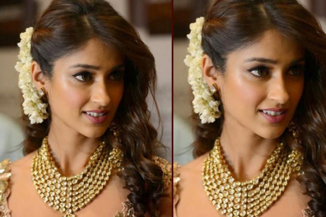Gorgeous Gajra Hairstyles To Dazzle At Your Bestie S Wedding