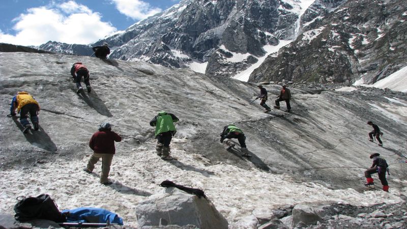 Mountain-climbing-himachal"