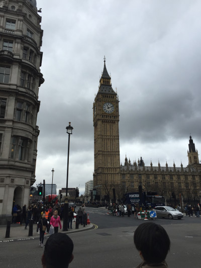 Travel blog image for April 9, 2016 in Trafalgar Square, London