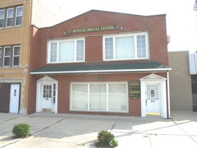 Well Maintained Mixed Use Building!