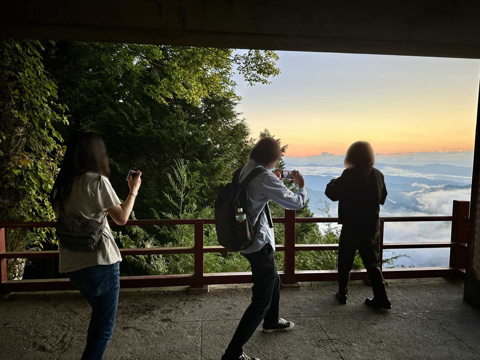 雲海を撮っている人を撮っている人を撮っている人を撮っている人