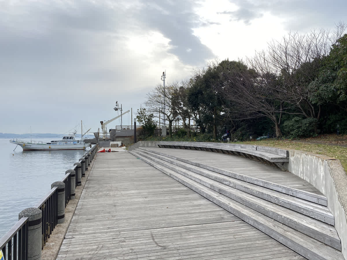 https://res.cloudinary.com/trpfrog/blog/enoshima-walk/20201229174621