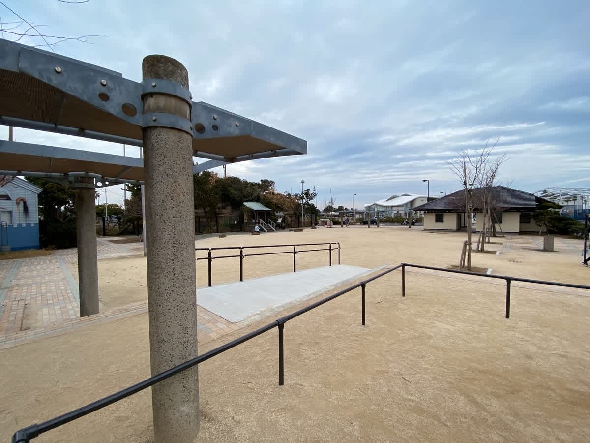 https://res.cloudinary.com/trpfrog/blog/enoshima-walk/20201229191714