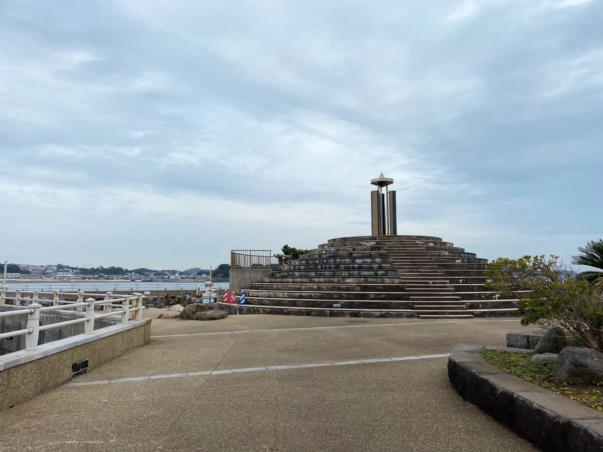 https://res.cloudinary.com/trpfrog/blog/enoshima-walk/20201229193646