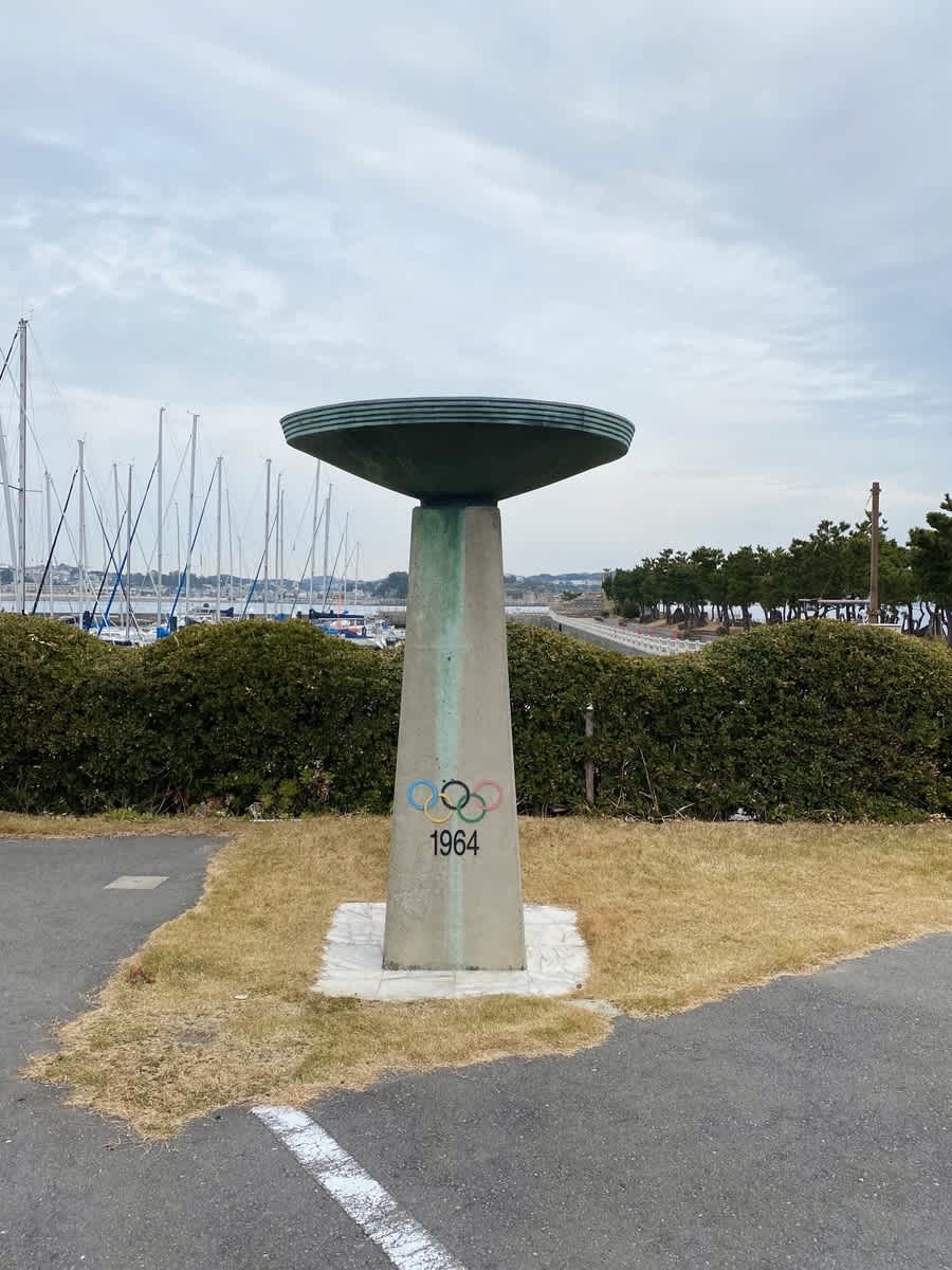 https://res.cloudinary.com/trpfrog/blog/enoshima-walk/20201229193715