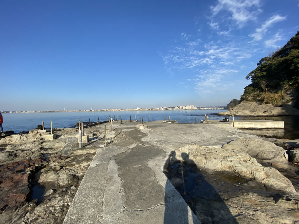 https://res.cloudinary.com/trpfrog/blog/enoshima-walk/20201229231537