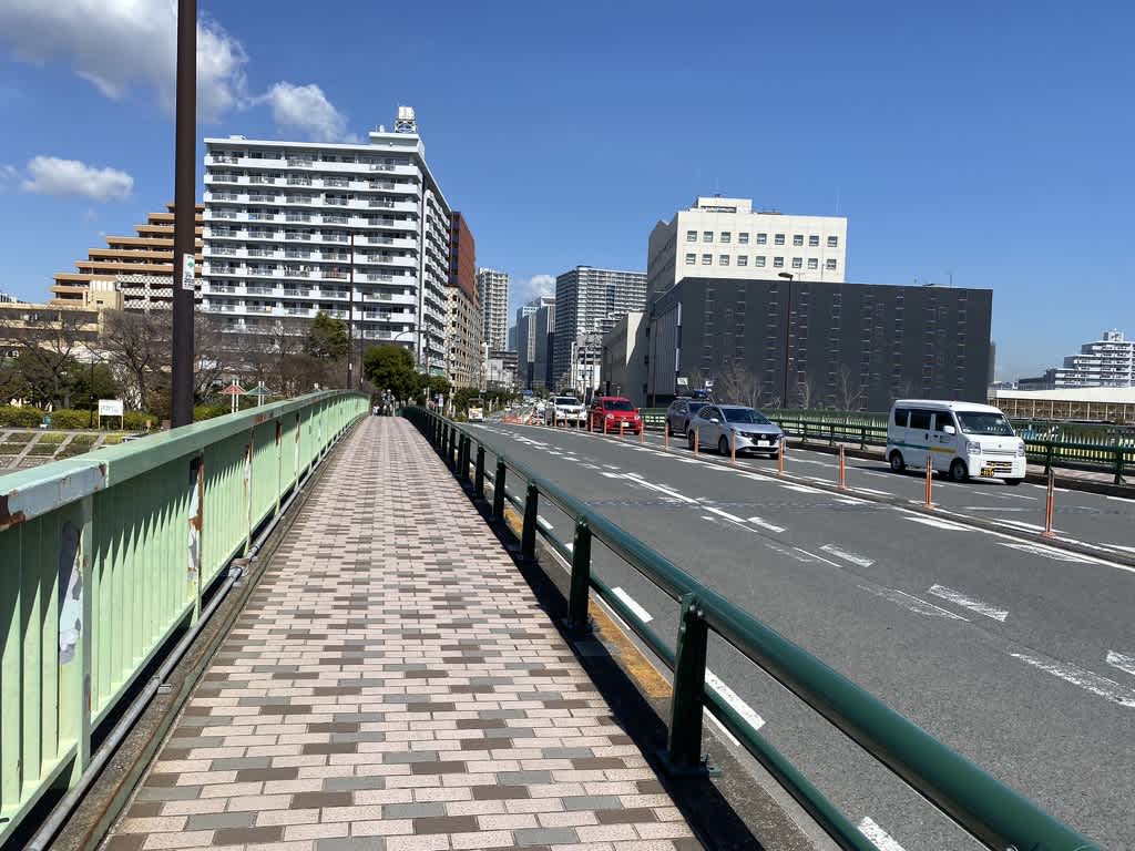 https://res.cloudinary.com/trpfrog/image/upload/v1647435285/blog/haneda-tokyo-tower/16251D82-D8CC-4BA9-A81D-A900D9F59D9D_1_105_c.jpg