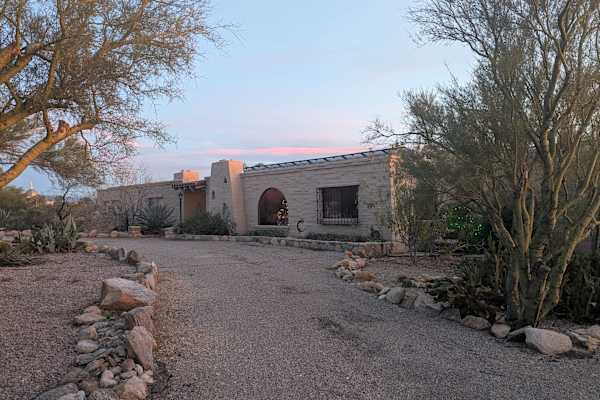 House sit in Tucson, AZ, US