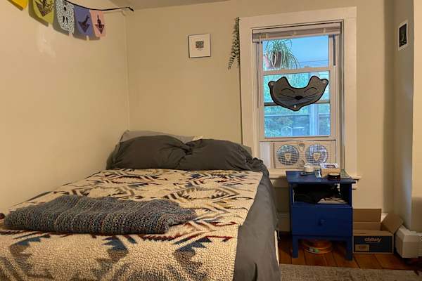 House sit in Winooski, VT, US