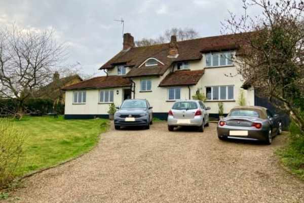 House sit in Dorking, United Kingdom
