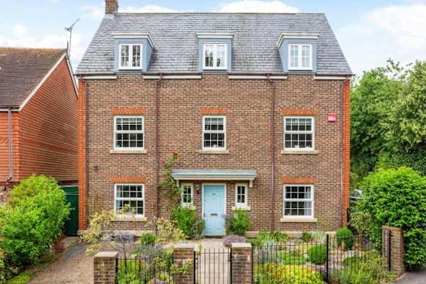 House sit in Liphook, United Kingdom