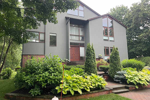 House sit in Lexington, MA, US