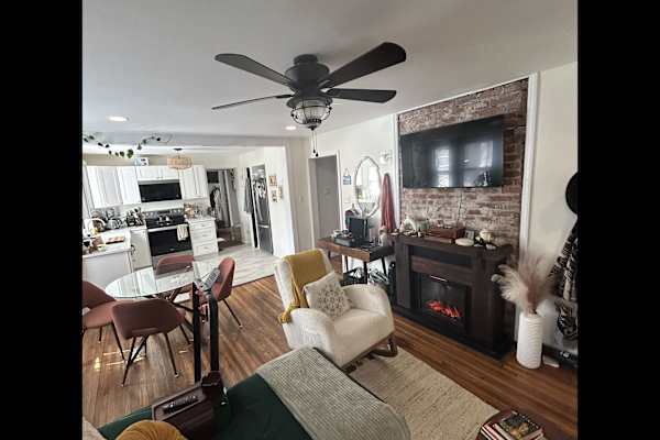 House sit in Asheville, NC, US