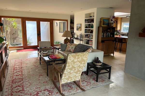 House sit in Carpinteria, CA, US