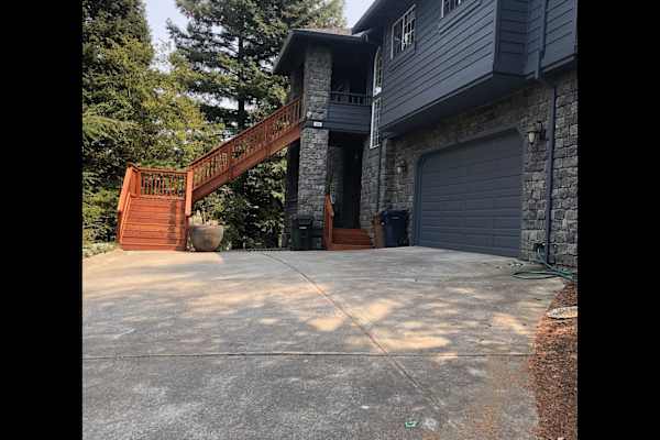 House sit in Pleasant Hill, CA, US