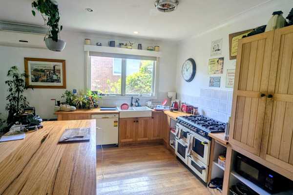 House sit in Melbourne, VIC, Australia