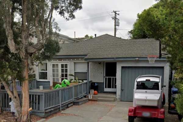 House sit in Manhattan Beach, CA, US