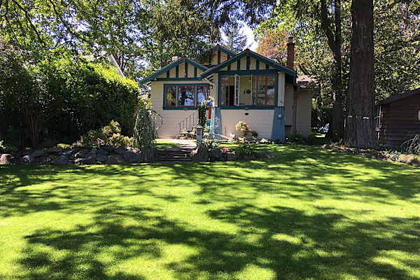 House sit in Victoria, BC, Canada