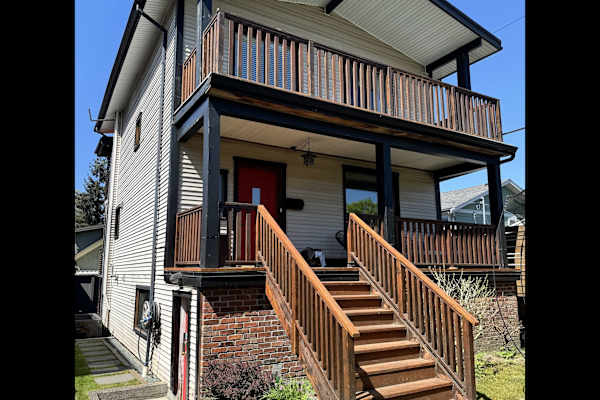 House sit in Vancouver, BC, Canada