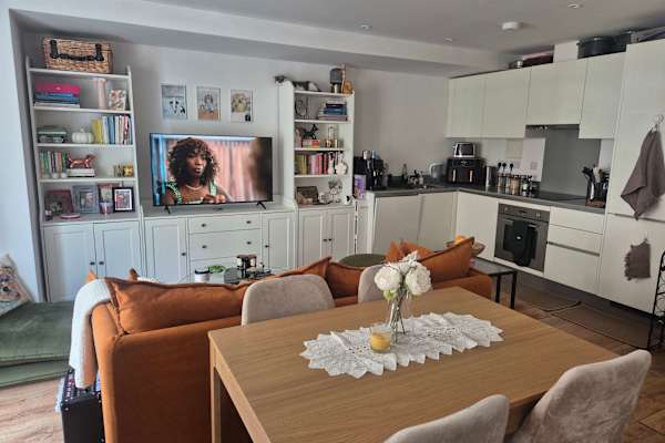 House sit in Enfield Town, United Kingdom