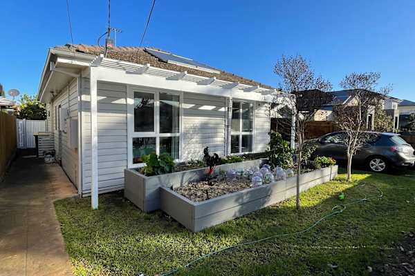 House sit in Melbourne, VIC, Australia