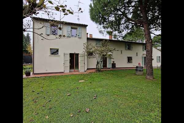 House sit in Faenza, Italy