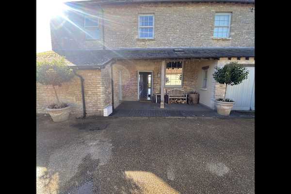 House sit in Malmesbury, United Kingdom