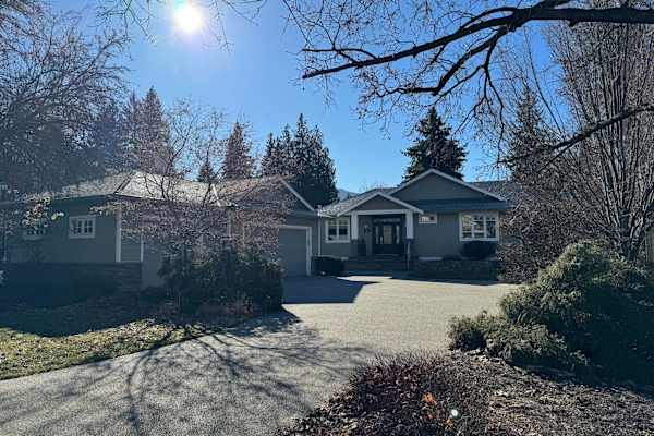 House sit in Kelowna, BC, Canada