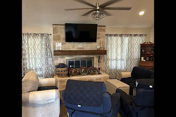 House sit in Waxahachie, TX, US