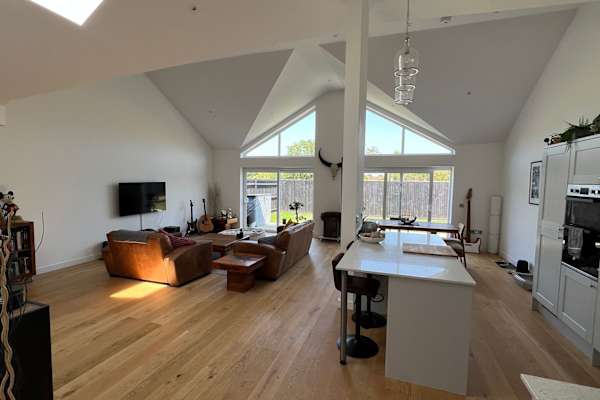 House sit in Cranleigh, United Kingdom