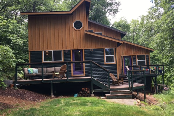 House sit in Weed, CA, US