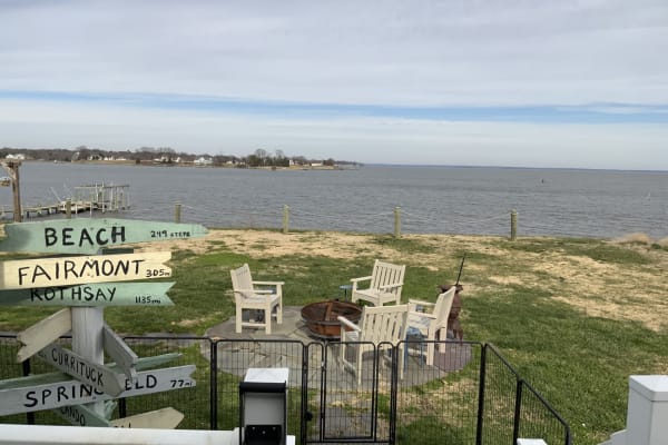 House sit in Colonial Beach, VA, US