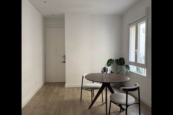 House sit in Madrid, Spain