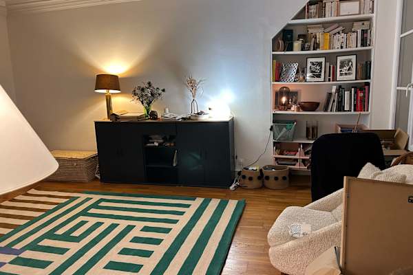 House sit in Paris, France