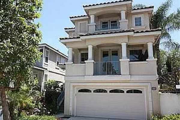 House sit in Long Beach, CA, US