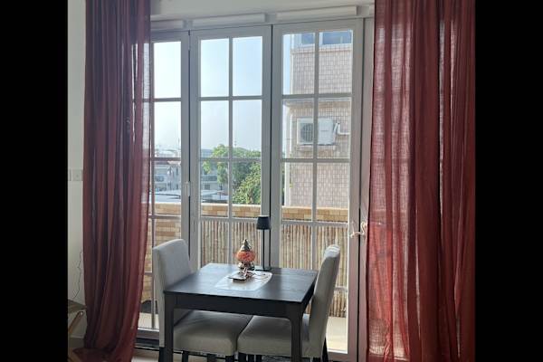 House sit in Yung Shue Wan, Hong Kong