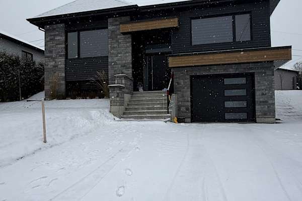 House sit in Sherbrooke, QC, Canada