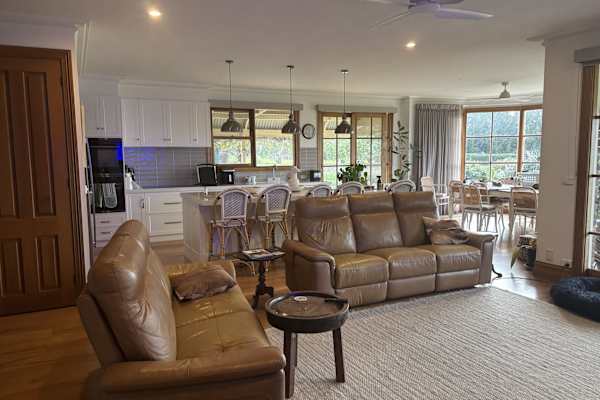 House sit in Torquay, VIC, Australia