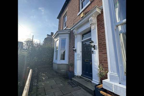 House sit in Sheffield, United Kingdom