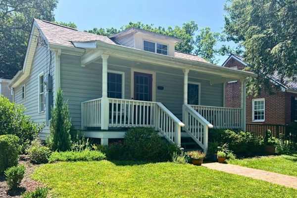 House sit in Charlottesville, VA, US