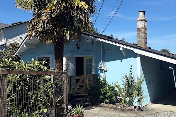 House sit in Nanoose Bay, BC, Canada
