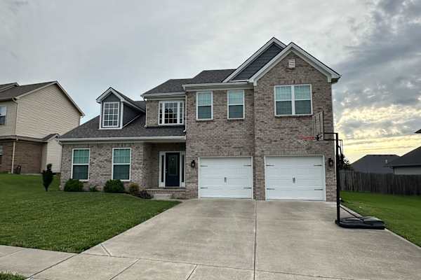House sit in Versailles, KY, US