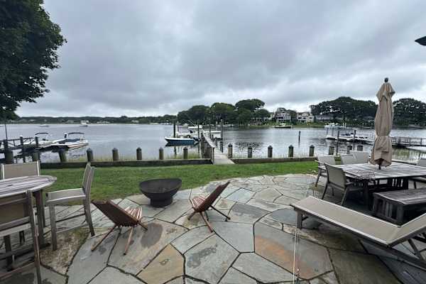 House sit in Wakefield-Peacedale, RI, US