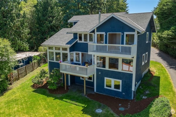 House sit in Bainbridge Island, WA, US