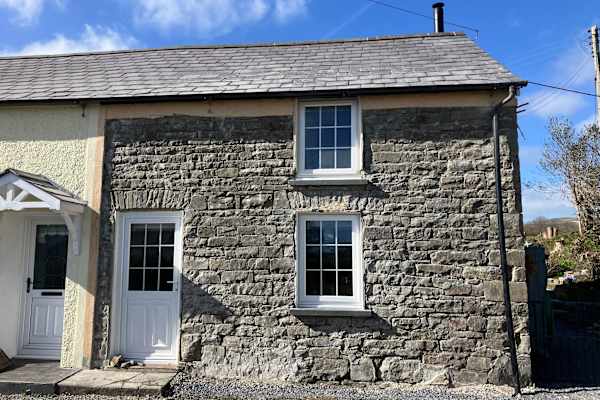 House sit in Lampeter, United Kingdom