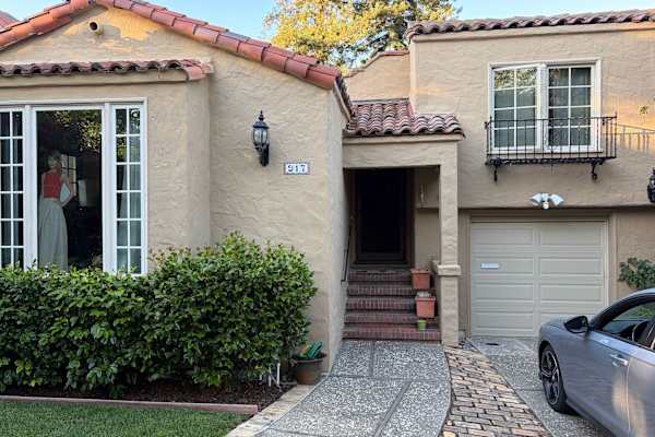 House sit in San Carlos, CA, US