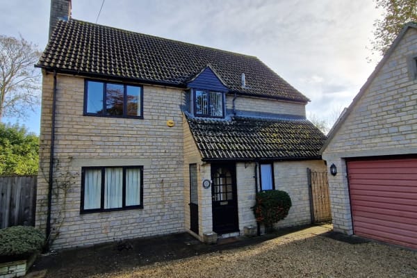 House sit in Great Somerford, United Kingdom