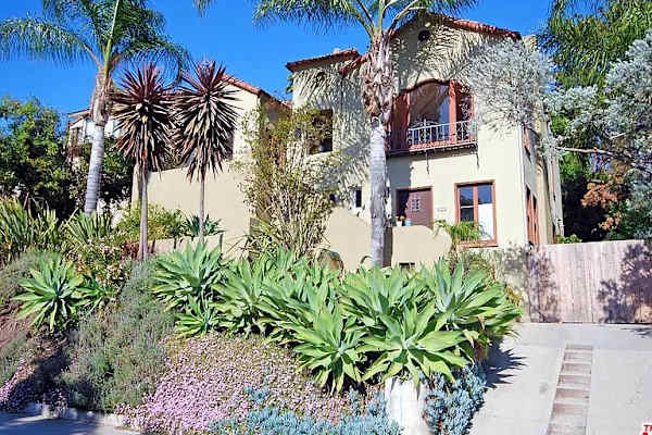 House sit in East Los Angeles, CA, US