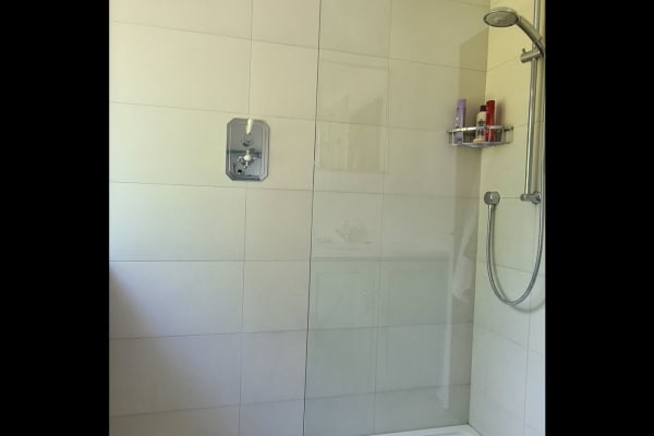 House sit in Oxshott, United Kingdom